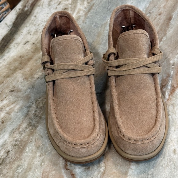 Kids LUCKY BRAND Scarlit Mocassin Suede Boot- Size 5 - Picture 4 of 9